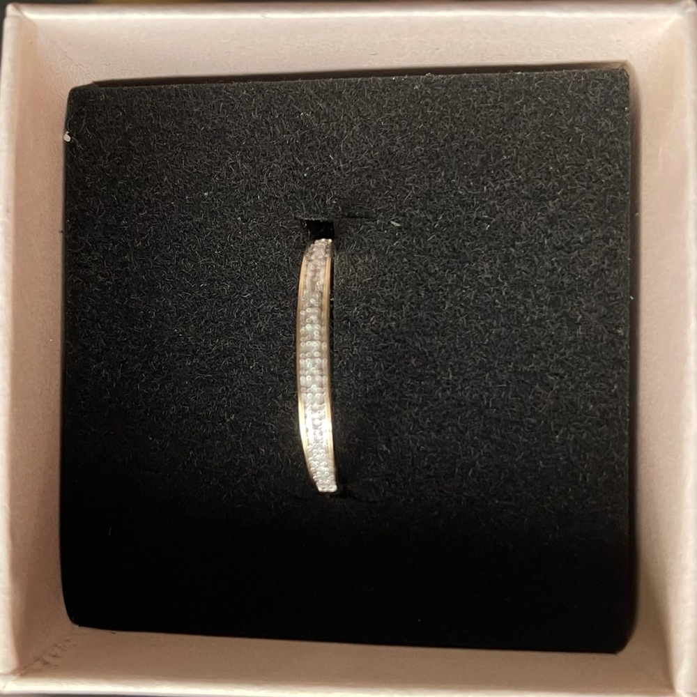 14k gold ring/ diamonds